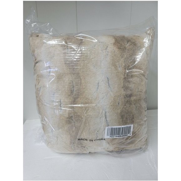 Dennis Basso 18" x 18" Set of 2 Faux-Fur Pillows, Blonde Mink - Picture 3 of 3